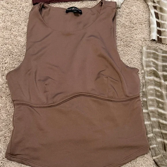 Assorted Women's Tops bundle - Picture 5 of 13